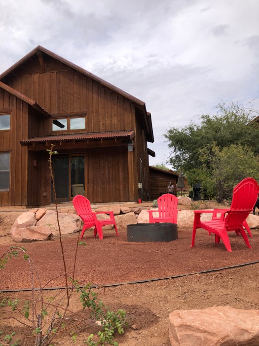 70598710-13A0-4D84-8AFA-2F1489FD6653